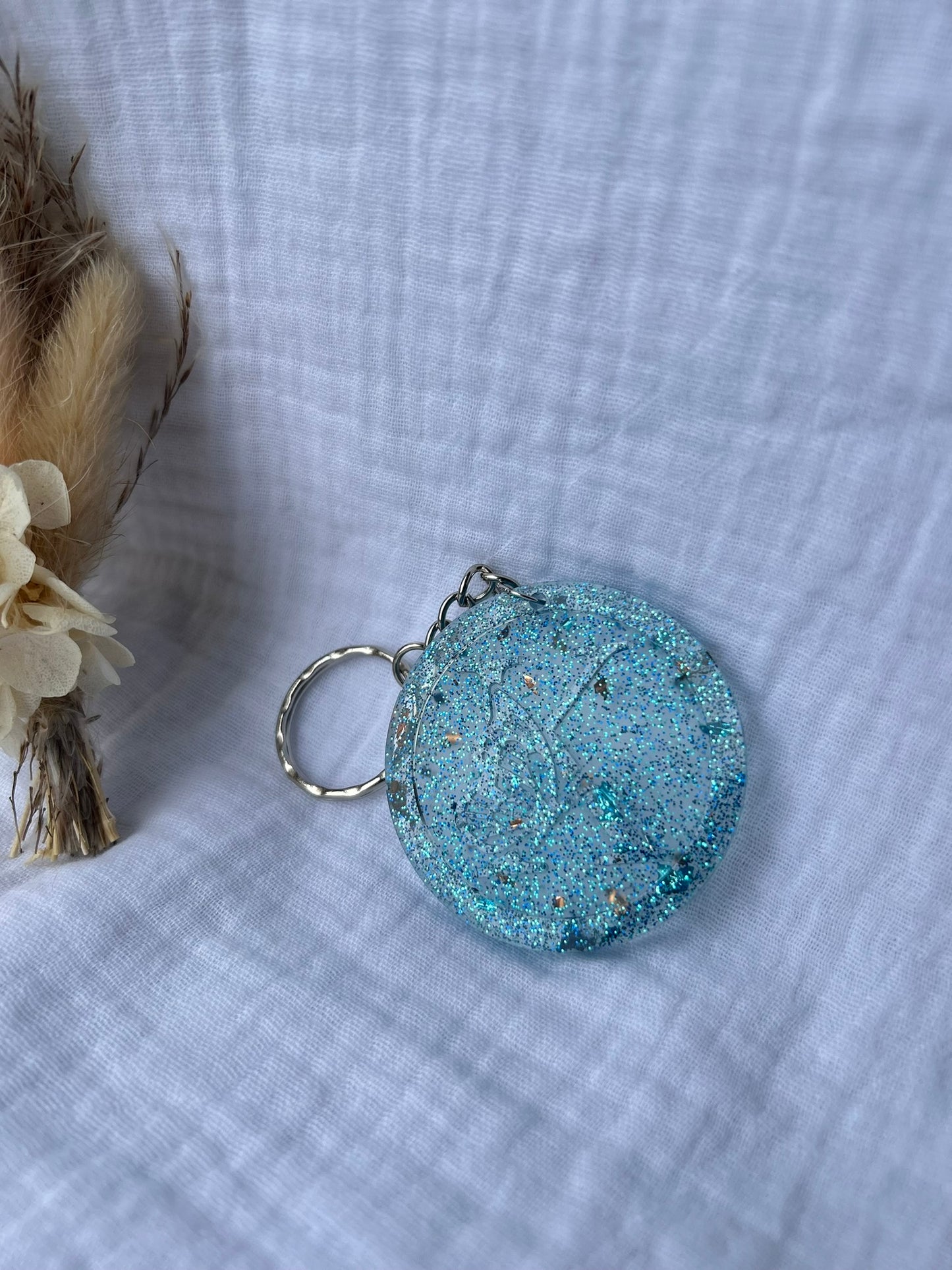 Porte Clé rond avec Lettre et papillon
